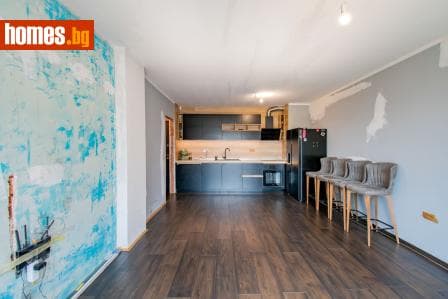 Тристаен, 107m²