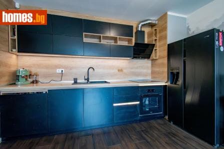 Тристаен, 107m²