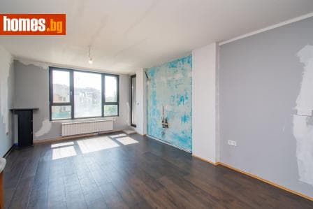 Тристаен, 107m²