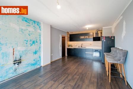 Тристаен, 107m²