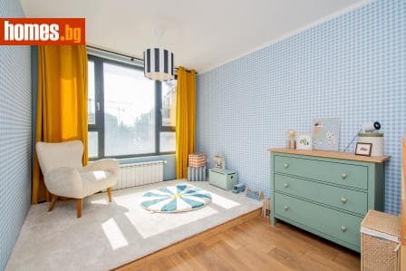 Тристаен, 107m²