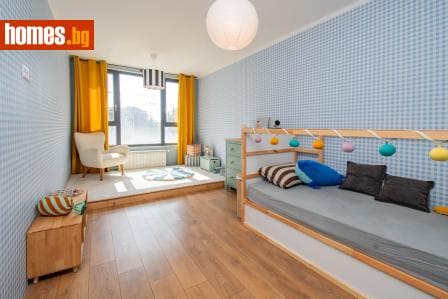 Тристаен, 107m²