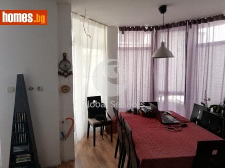 Тристаен, 205m²