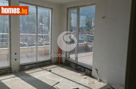Тристаен, 140m²