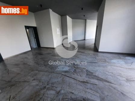 Тристаен, 93m²