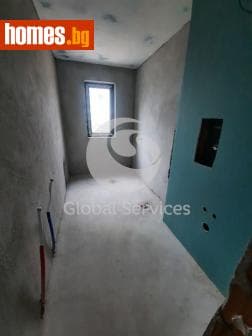 Тристаен, 93m²