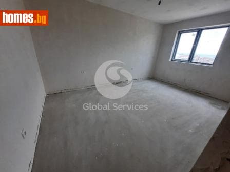 Тристаен, 93m²