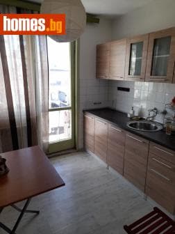Тристаен, 85m²