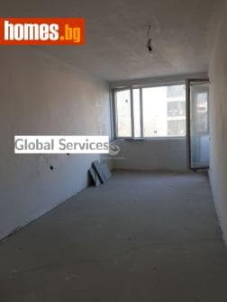 Тристаен, 218m²