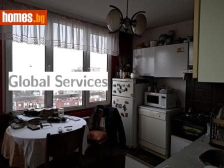 Тристаен, 78m²