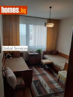 Тристаен, 84m²