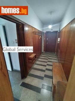 Тристаен, 78m²