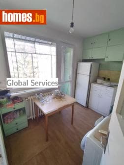 Тристаен, 78m²