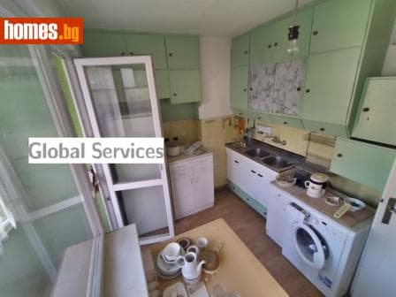 Тристаен, 78m²