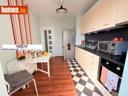 Тристаен, 75m²