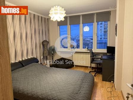 Тристаен, 100m²