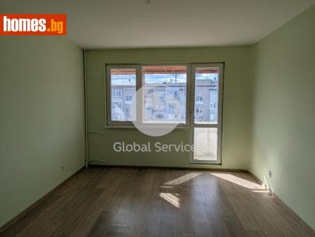 Тристаен, 90m²
