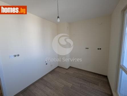 Тристаен, 90m²