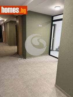 Тристаен, 121m²