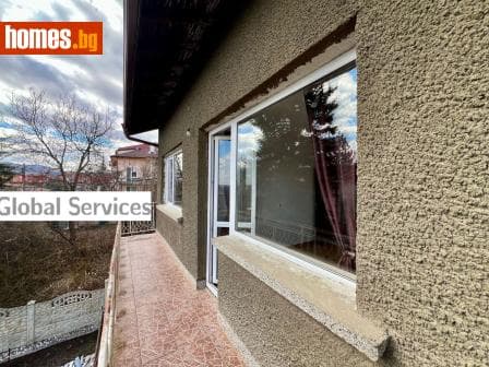 Тристаен, 78m²