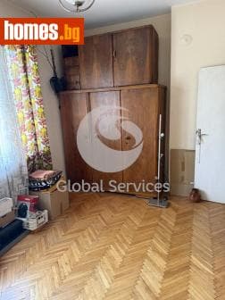 Тристаен, 85m²