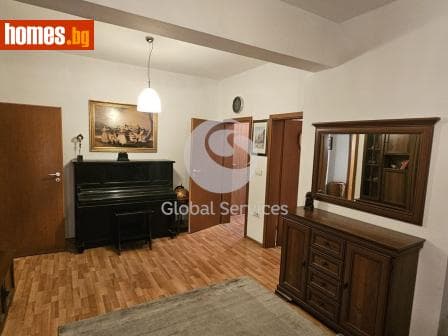 Тристаен, 85m²