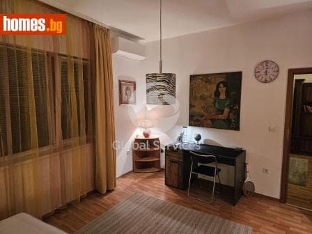 Тристаен, 85m²