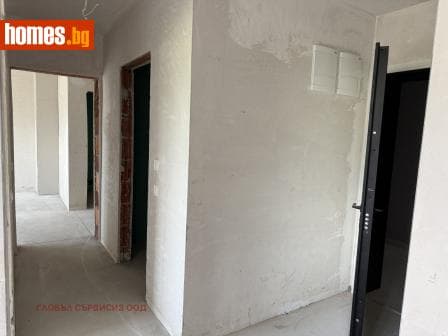 Тристаен, 105m²