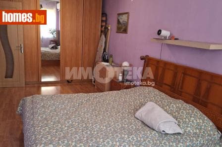 Тристаен, 98m²