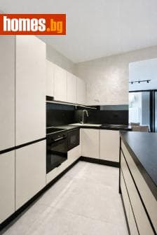 Тристаен, 165m²