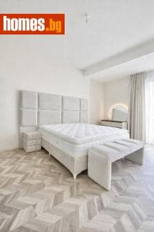 Тристаен, 165m²