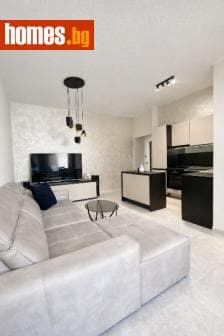 Тристаен, 165m²