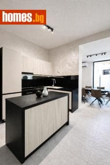 Тристаен, 165m²
