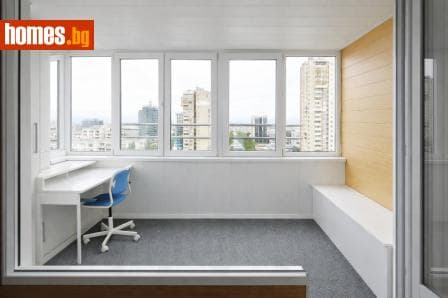 Тристаен, 63m²