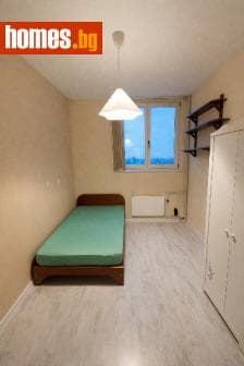 Тристаен, 63m²