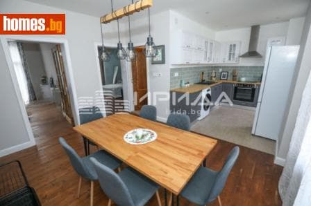 Тристаен, 75m²
