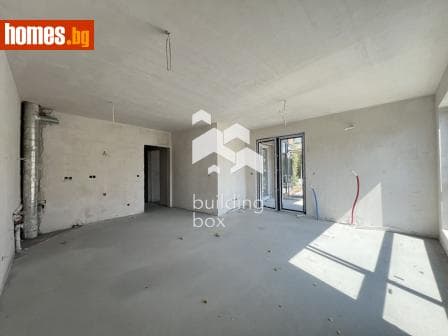 Тристаен, 110m²