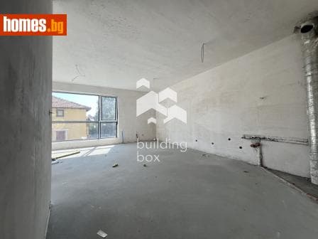 Тристаен, 110m²