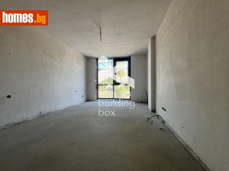 Тристаен, 110m²