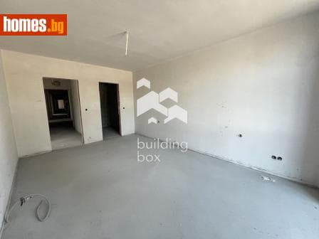 Тристаен, 110m²