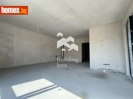 Тристаен, 110m²