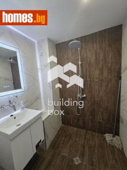 Тристаен, 84m²