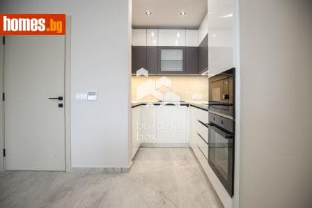 Тристаен, 122m²