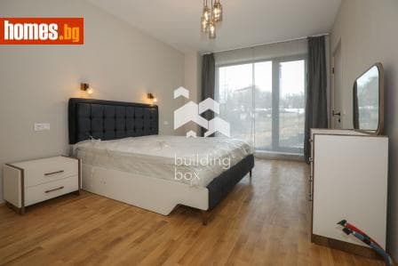 Тристаен, 122m²