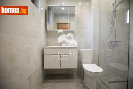 Тристаен, 122m²