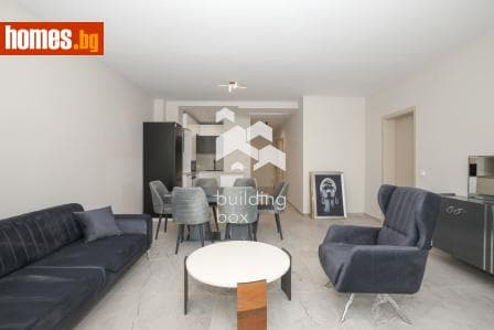 Тристаен, 121m²