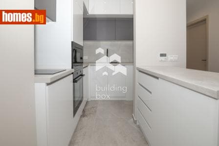 Тристаен, 121m²