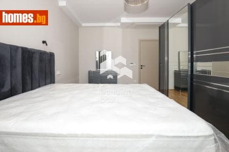 Тристаен, 121m²