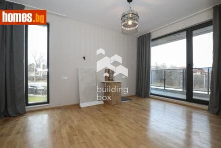 Тристаен, 121m²