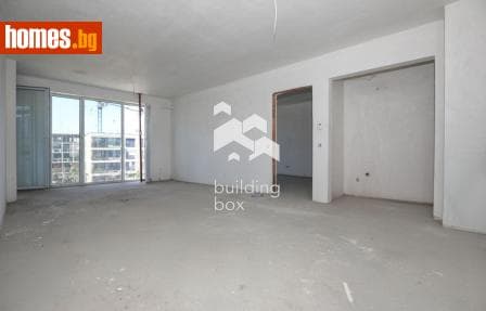 Тристаен, 114m²